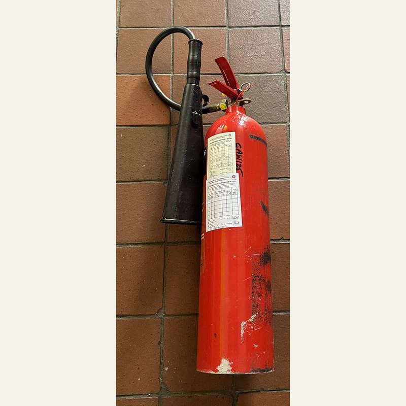 CO2 fire extinguisher, 3 kg
