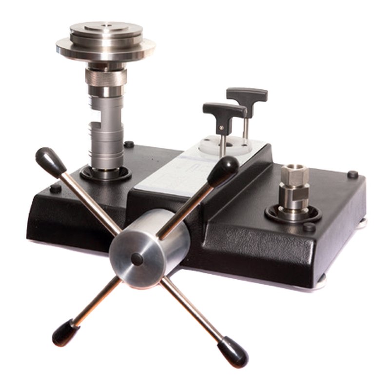 WIKA CPB3800 hydraulic dead-weight tester, compact, up to 1,200 bar