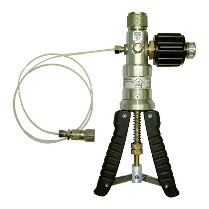 WIKA CPP30 pneumatic hand test pump, −0.95 to +35 bar